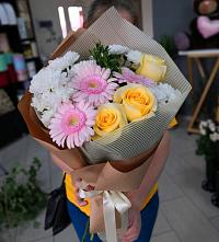 Букет цветов из:  Герберы, Розы и Хризантемы в Выкса