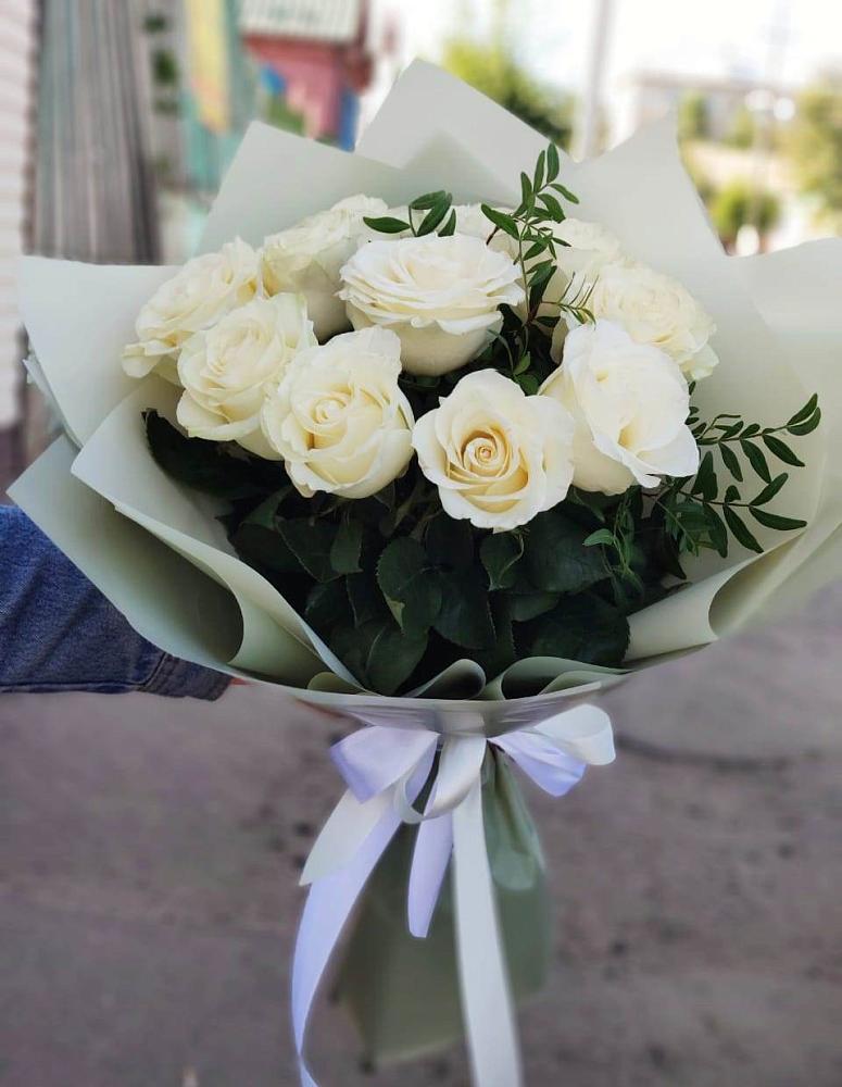 Букет Белые розы Проуд в Выкса