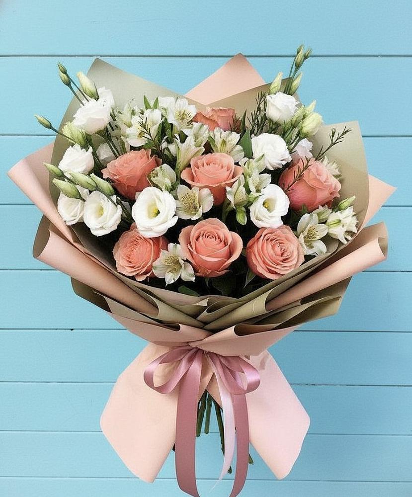 Букет цветов из: Розы, Альстромерии и Лизиантусы в Выкса