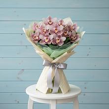Букет цветов из:  Орхидеи и Розы #REPLACE_PRED# Выкса