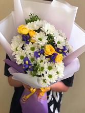 Букет цветов из:  Ирисы, Хризантемы и Розы #REPLACE_PRED# Выкса