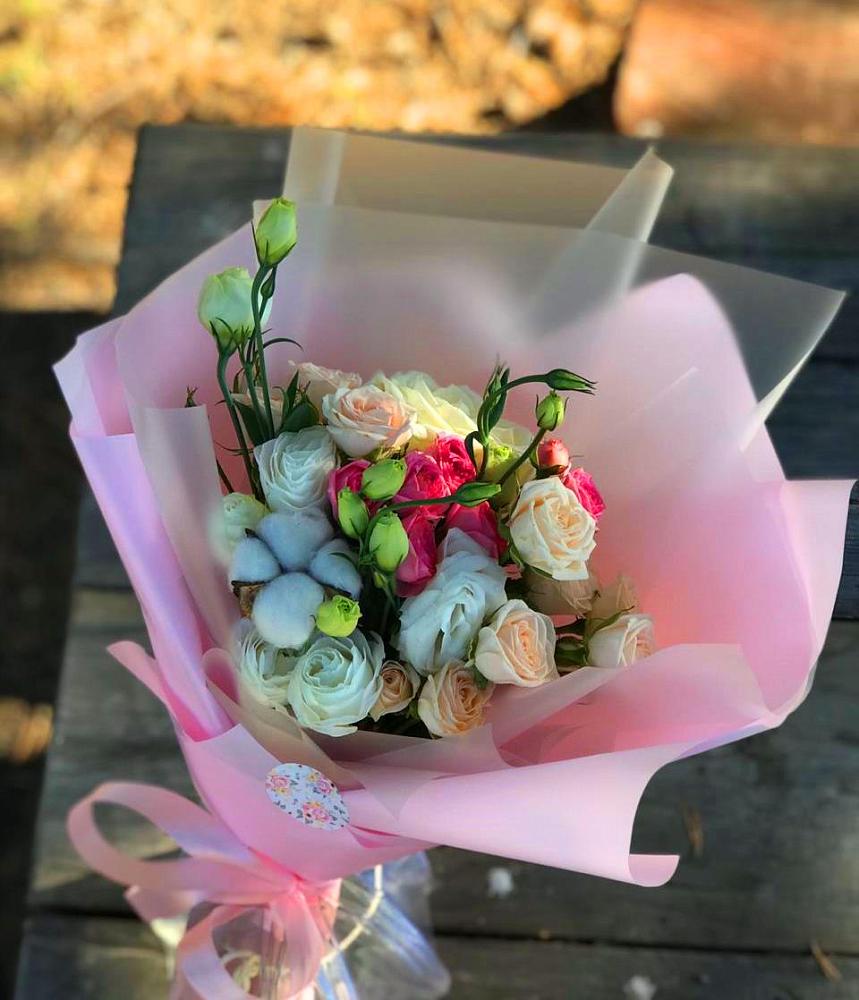 Букет цветов из: Розы и Лизиантусы в Выкса