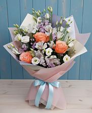 Букет цветов из:  Лизиантусы, Розы, Альстромерии и Гипсофила в Выкса