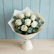 Букет Белые розы в Эвкалипте в Выкса