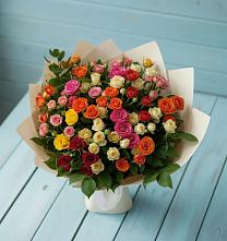 Букет Микс из разноцветных кустовых роз в Выкса
