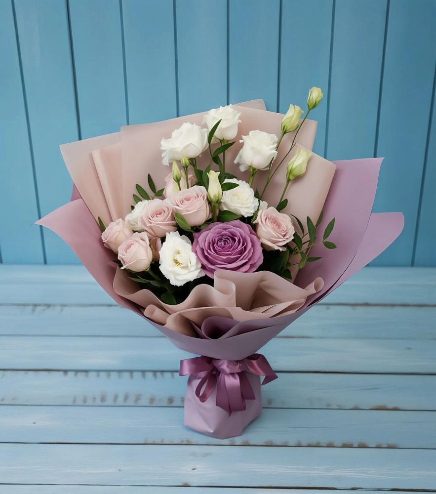 Букет цветов из: Розы и Лизиантусы в Выкса